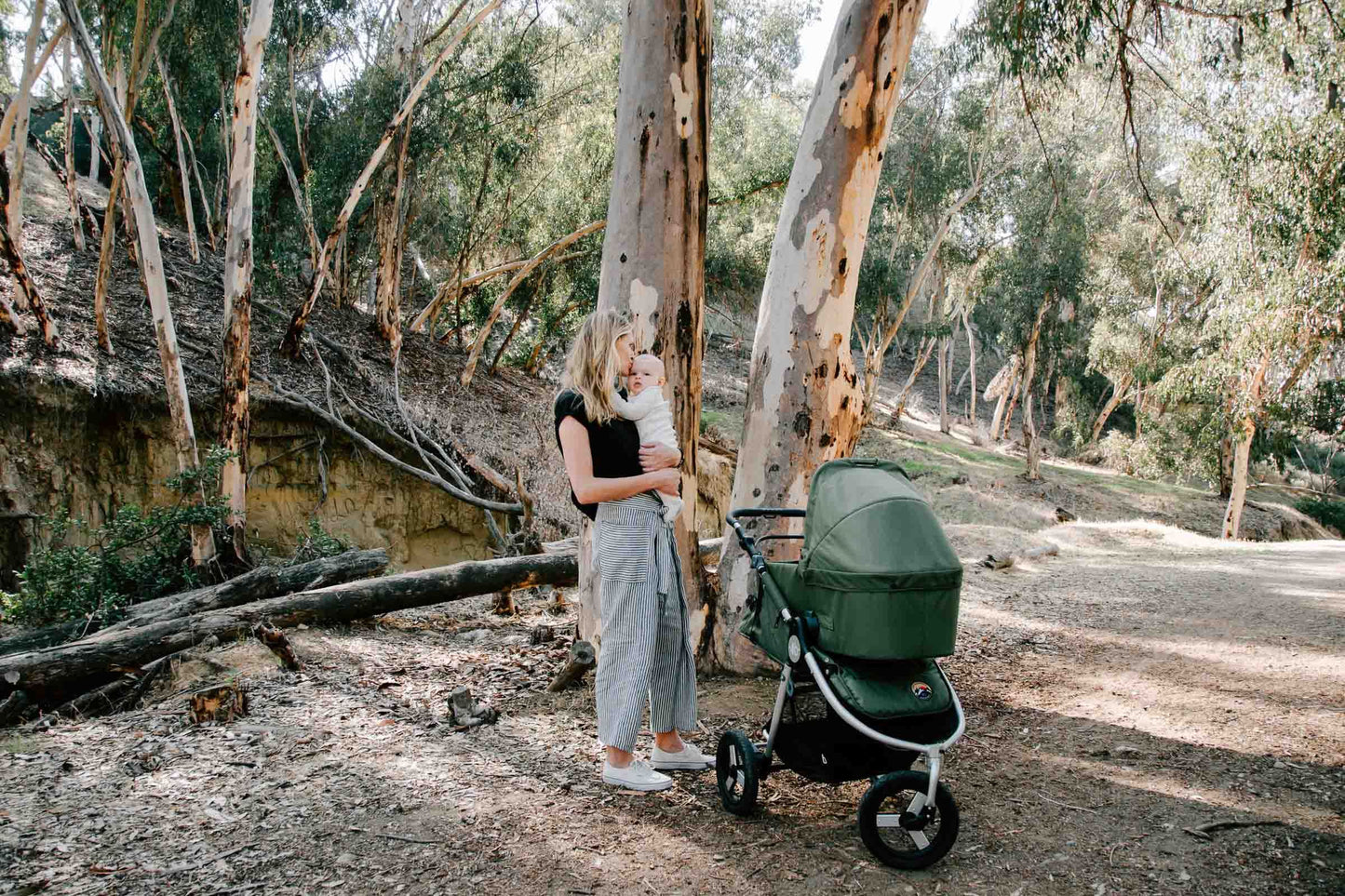 Organic Cotton Bassinet Sheet on Bumbleride Indie All Terrain in Camp Green 2